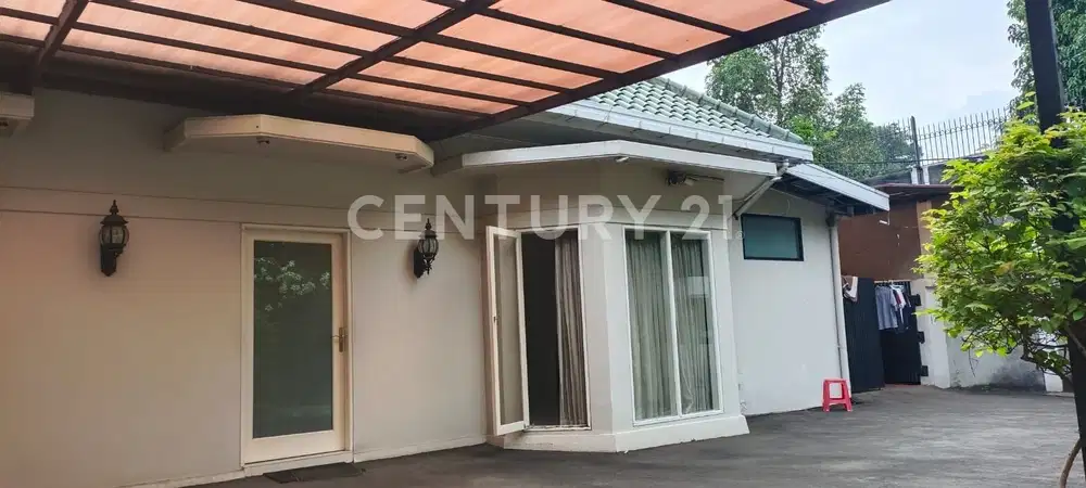 Rumah Klasik Nan Asri & Sejuk Di Daerah Menteng Jakarta Pusat
