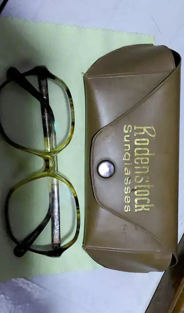 Kacamata Antik Rodenstock