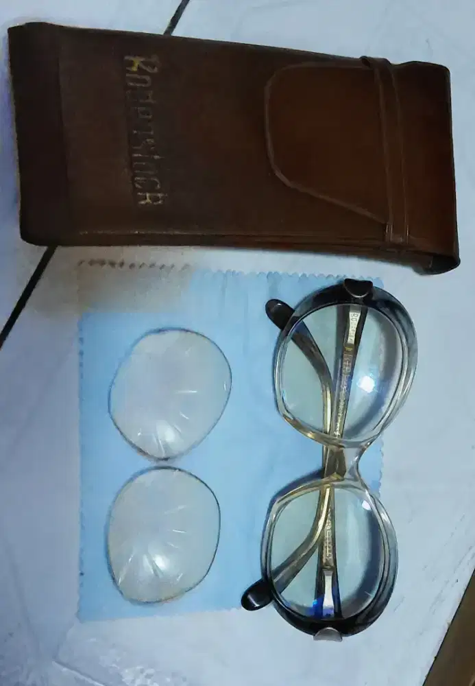 Kacamata Wanita Antik RODAFEX