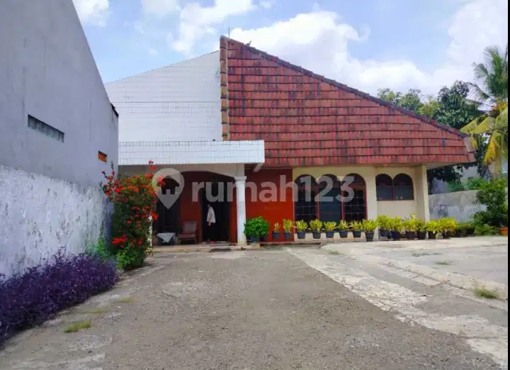 Dijual Rumah Hitung Tanah Dekat Dengan Mall Cipinang Indah