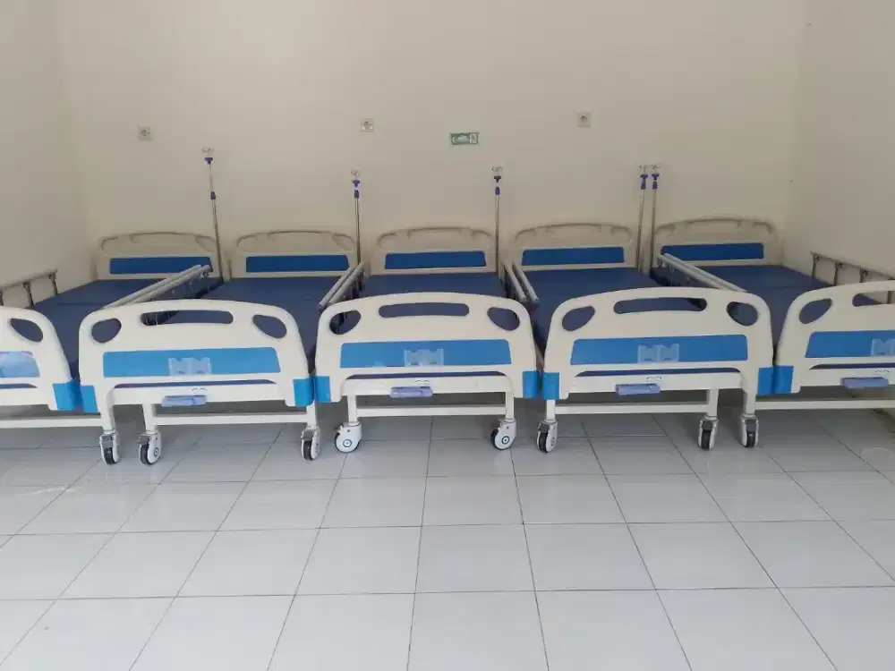 Tempat tidur rawat inap rumah sakit