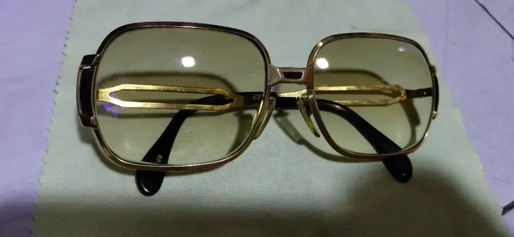 Kacamata Retro Antik Lawas