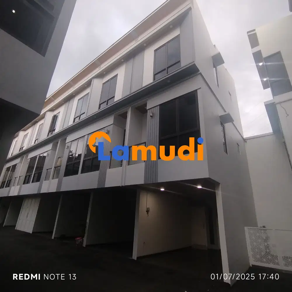 JUAL RUMAH MURAH LOKASI STRATEGI DI MENTENG JAKARTA SELATAN