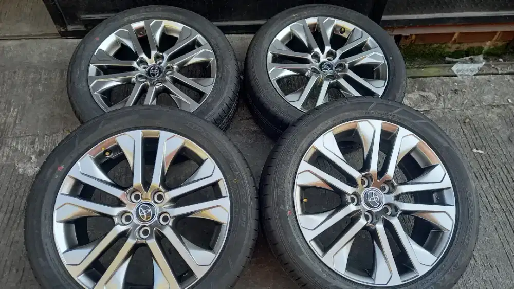 di jual velg zenix tipe Q r18 original ban msh tebel 2024