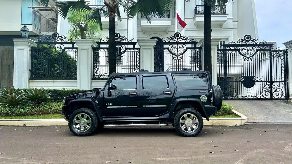 HUMMER H2 | 2010 | Mobil SUV mewah dengan performa tangguh |