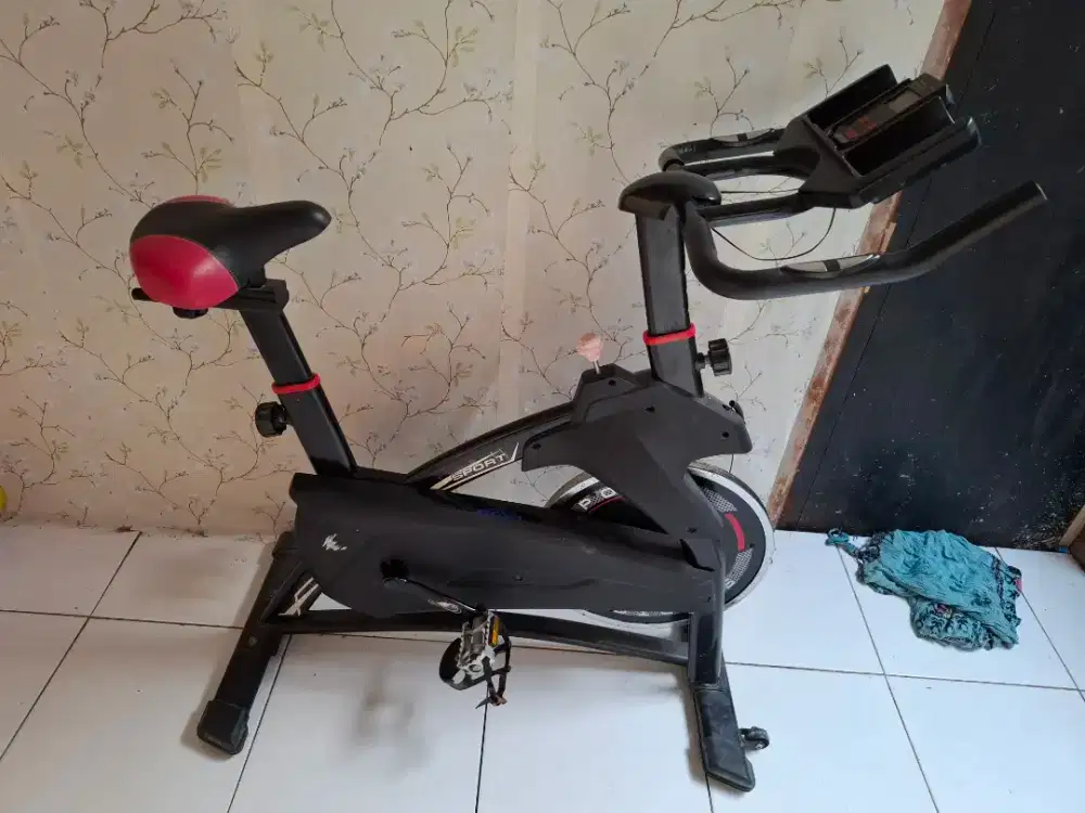 Sepeda statis jarang dipakai masih bagus