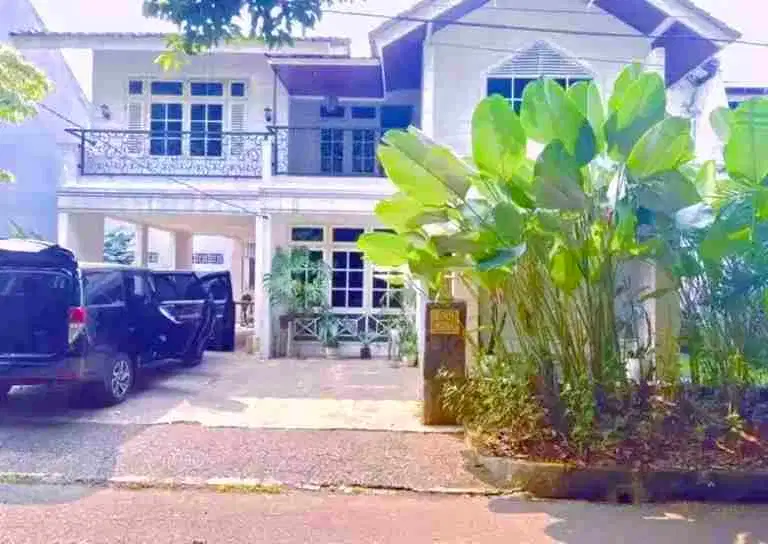 Rumah Asri nyaman & Strategis di Lebak Bulus Jakarta Selatan