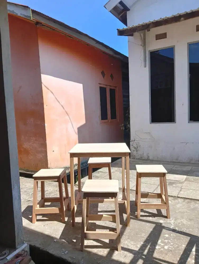 Meja cafe + 4 kursi