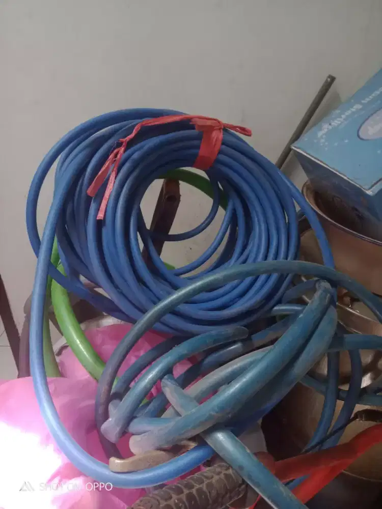 Selang air biru pnjang 4m kurang lebih