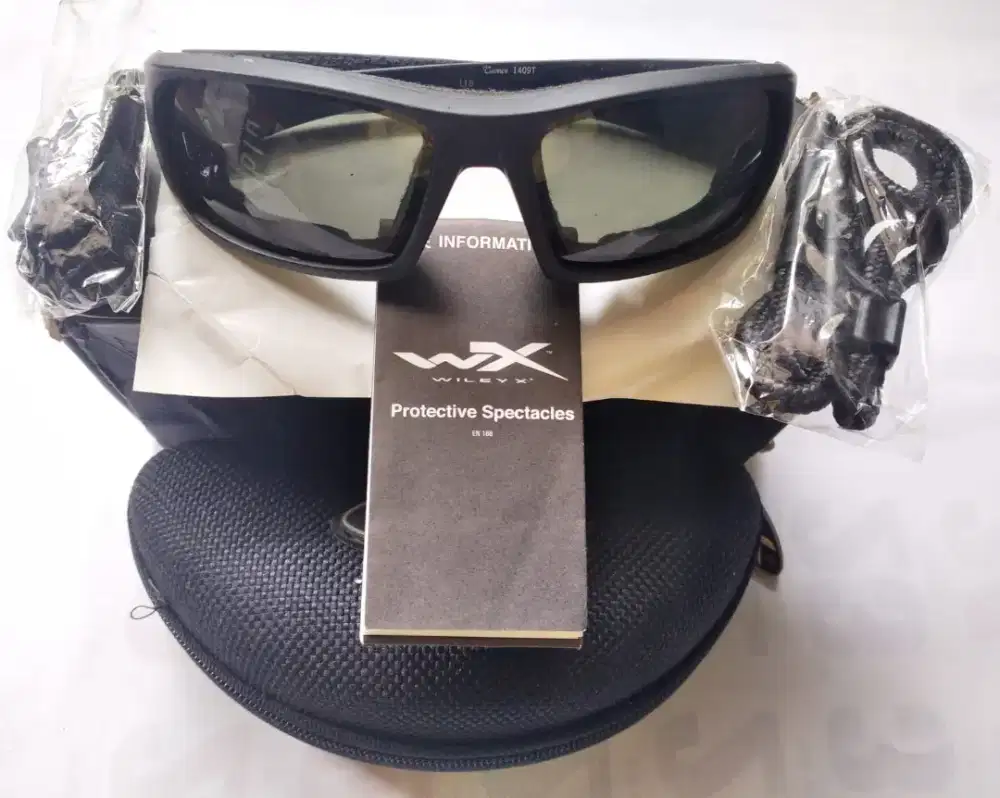 Kacamata oakley wileyX Black Ops