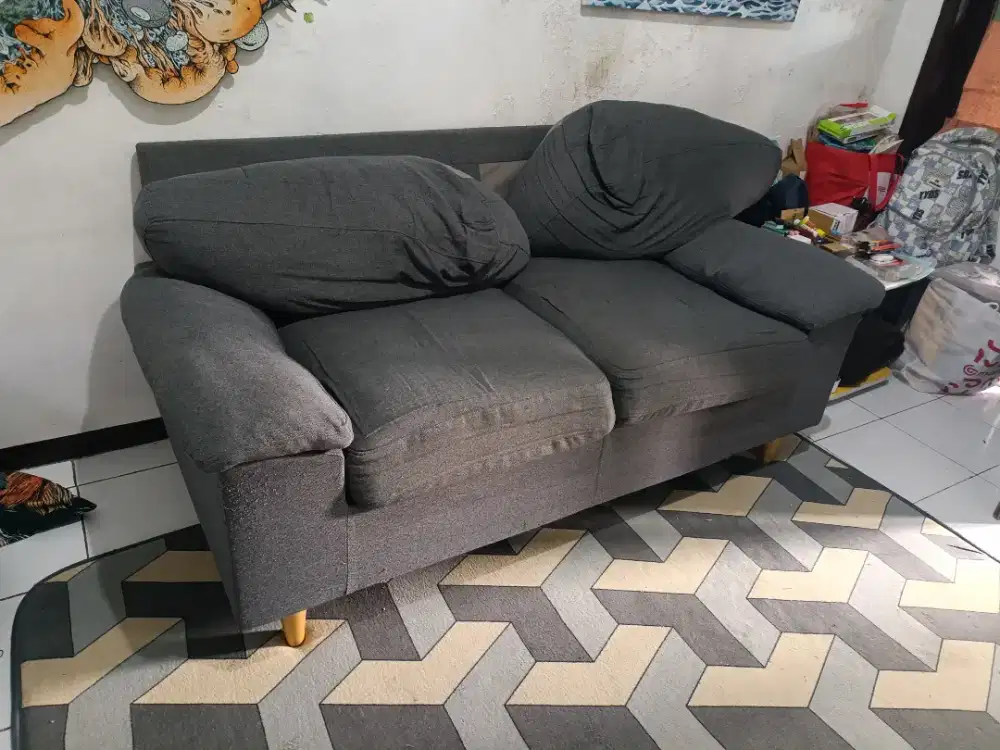 Sofa Informa warna abu-abu