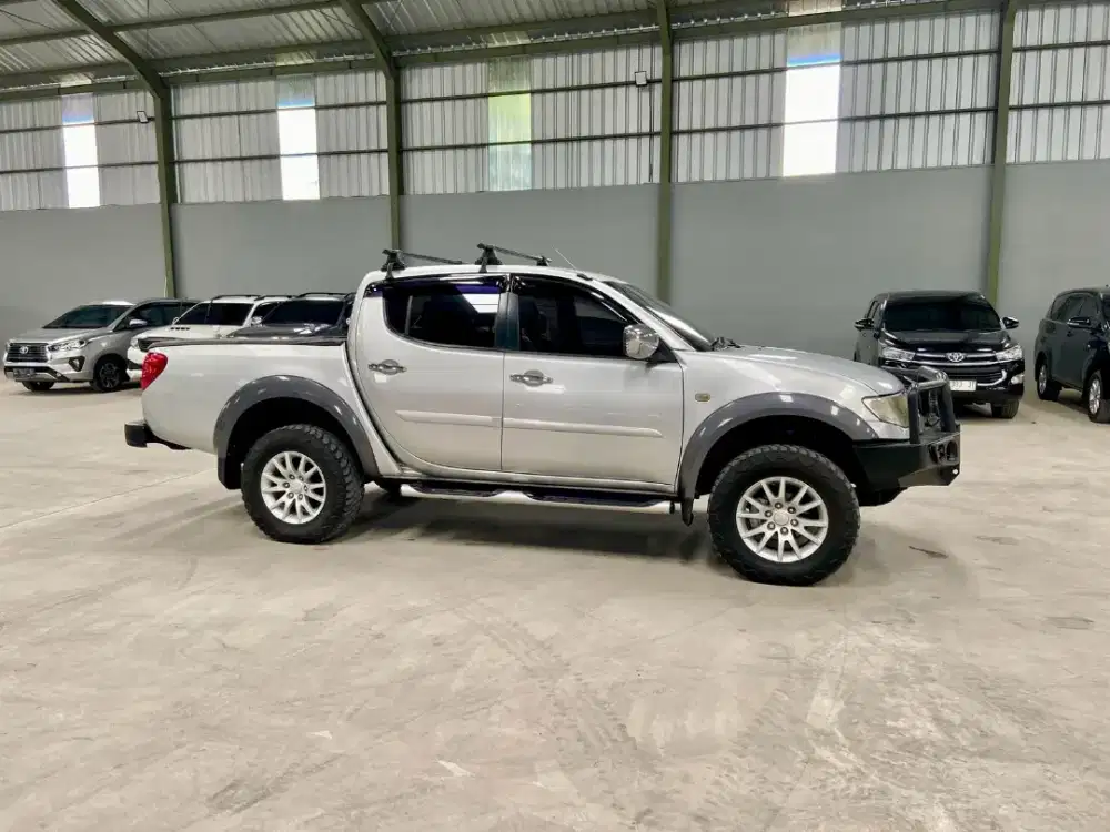 Mitsubishi Triton Exceed DC 4X4 2011 / 2012 MT Manual, Sangat terawat
