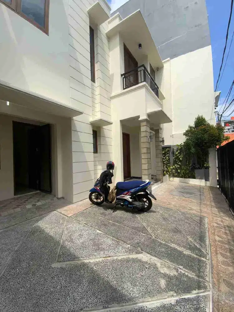 Dijual Rumah Baru Renovasi seperti baru di Tebet Timur Jakarta Selatan