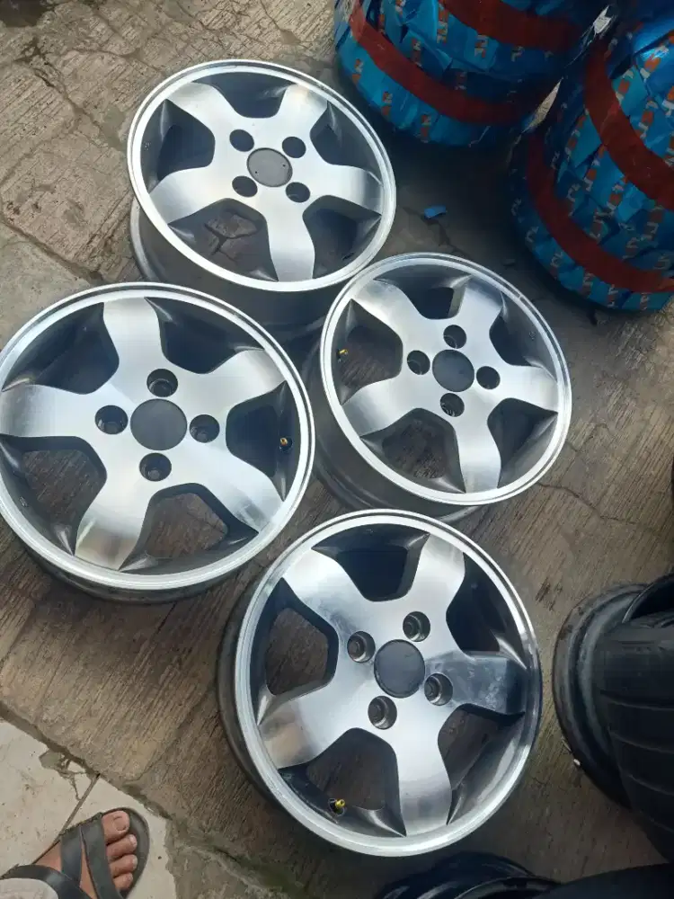 OZ racing 15 hole 4 pcd 114,3