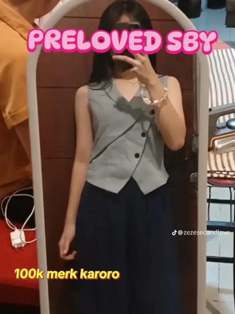 ONESET WANITA KARORO