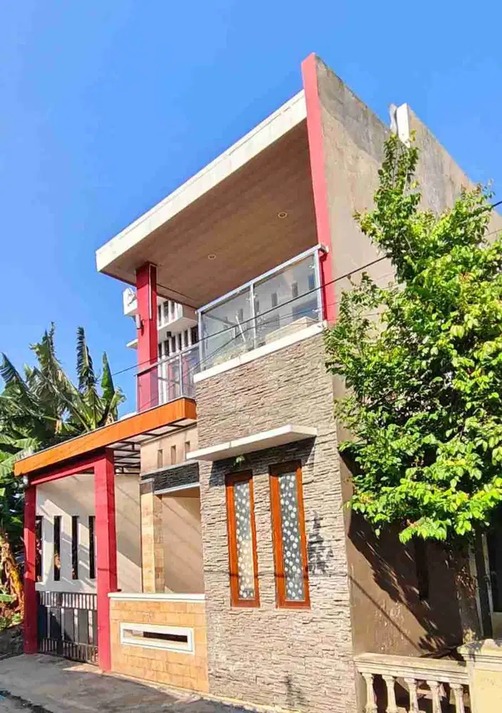 Rumah Bagus Nyaman 2Lt Strategis di Sukoharjo