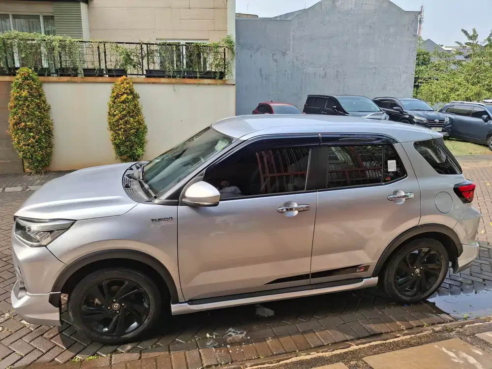 Toyota Raize GR Sport 1.0 TSS Silver (2021)