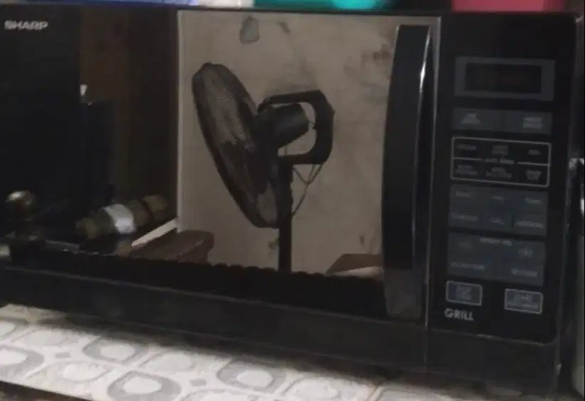 Microwave Sharp R728