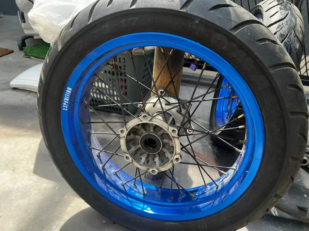 WR155 PARTS SUPERMOTO VELG SWING ARM BAN SLICK