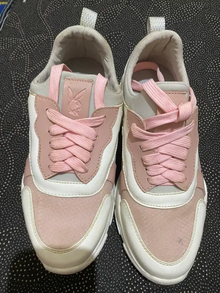 Sepatu sneakers playboy original