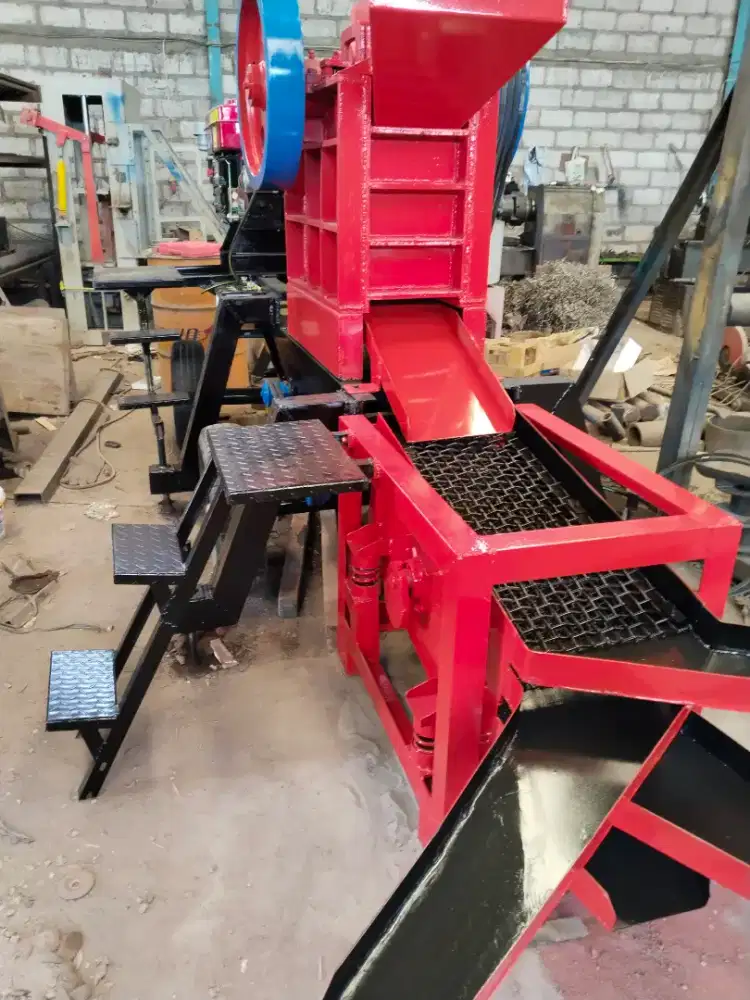 mesin pemecah batu(stone crusher)