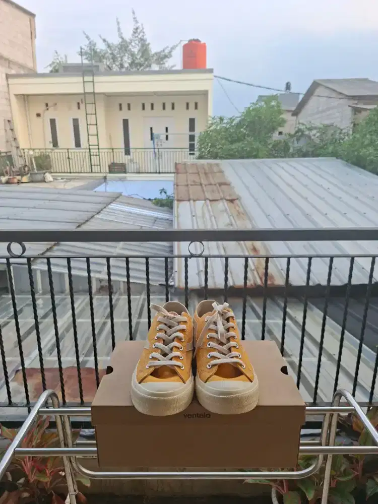 Sepatu Ventela Public Low Dark Yellow Original