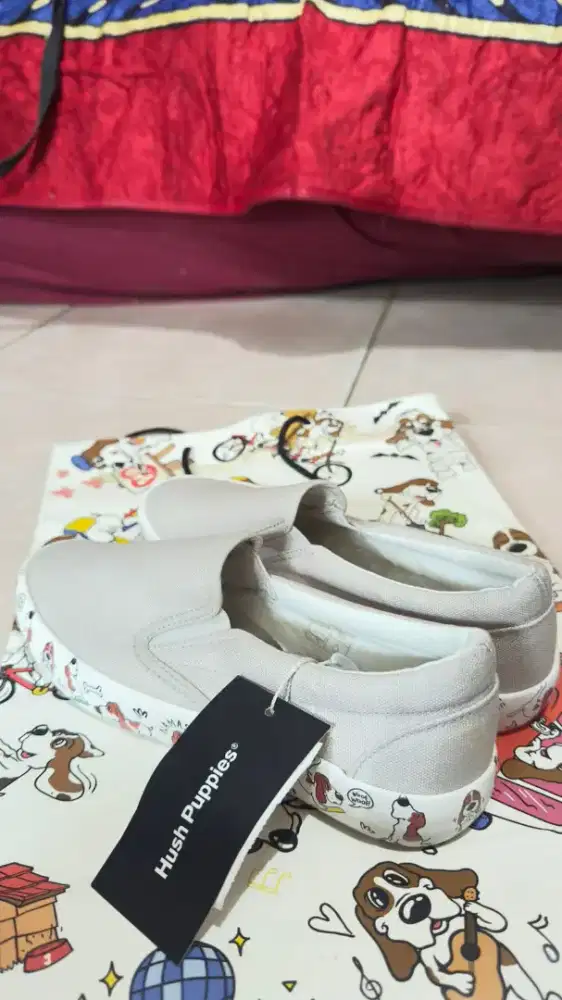 Sepatu hush pupies
