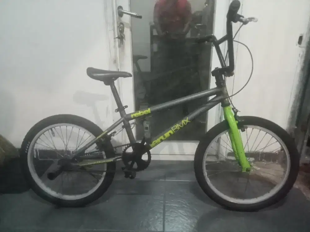 sepeda BMX polygon