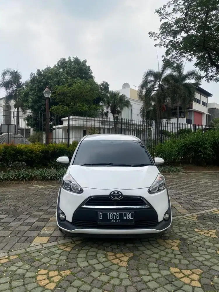Toyota Sienta V AT 2016