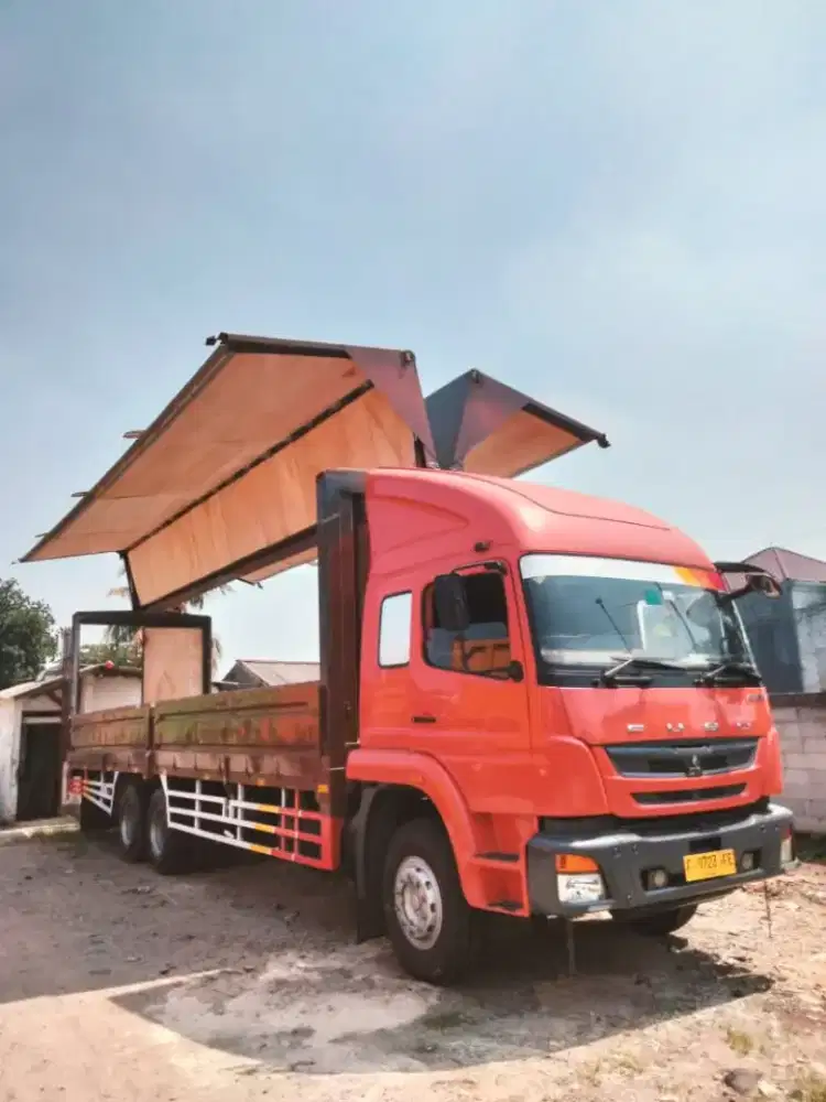 TRUK WINGBOX MITSUBISHI FUSO FJ-2523 TRONTON 6x2 TH. 2015