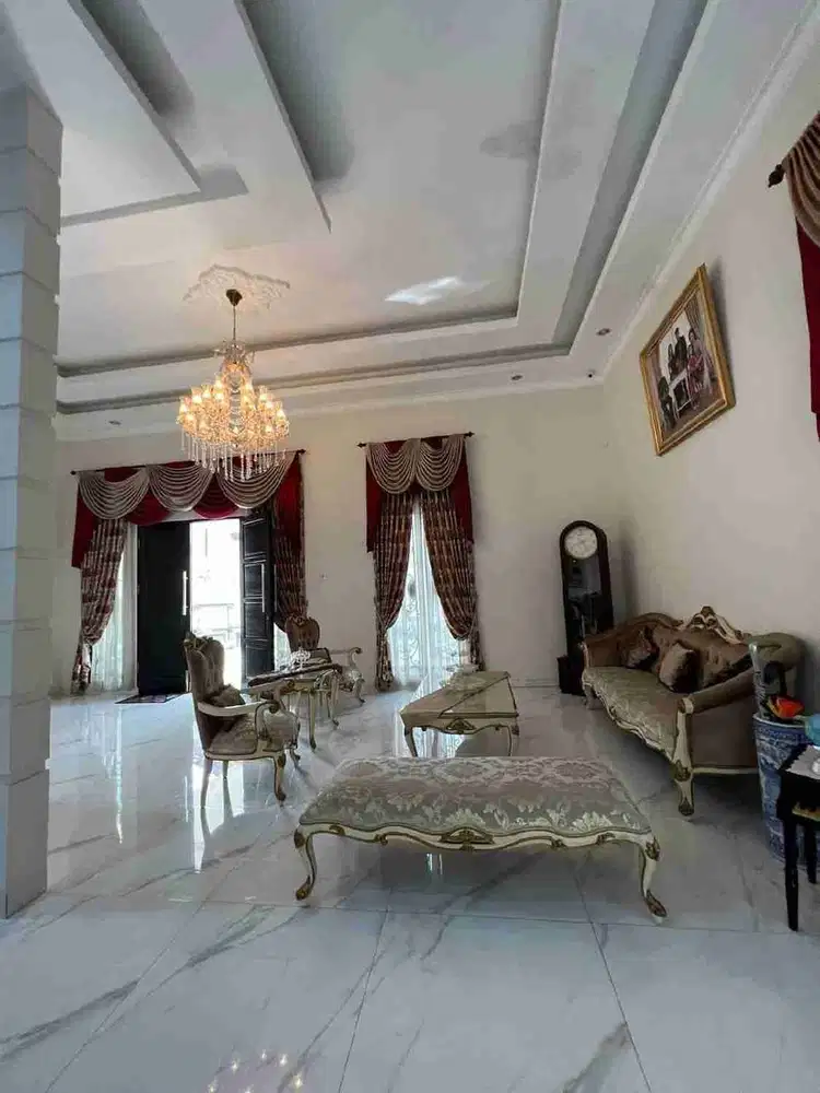 Villa Mewah Daerah Tuntungan Medan Jl. Flamboyan