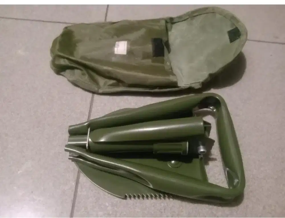 Sekop Army Bisa Dilipat