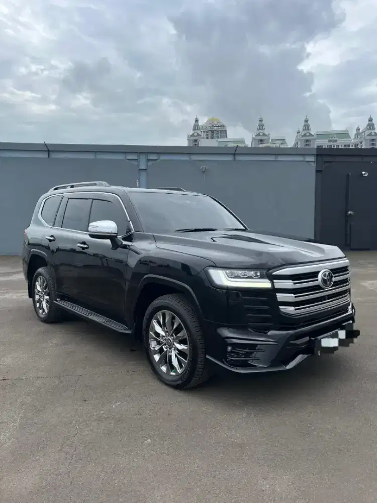 LAND CRUISER VXR300 AT 2024 BLACK ON BLACK LOW KM TOP CONDITION SUPER