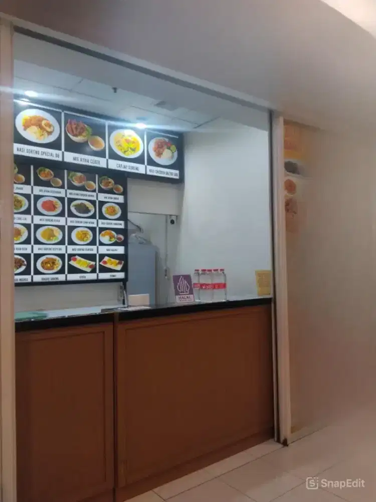 Staf dapur wanita royal plaza