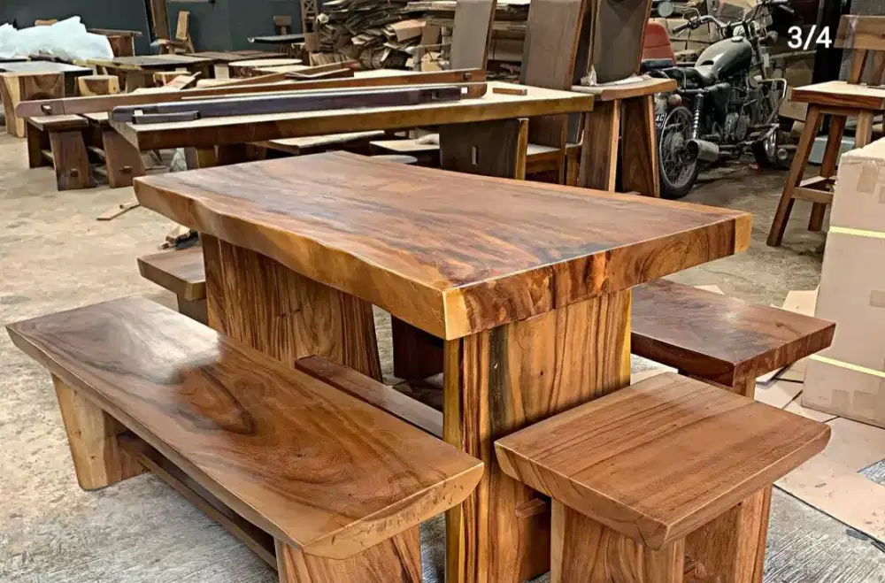 Meja makan sate trembesi