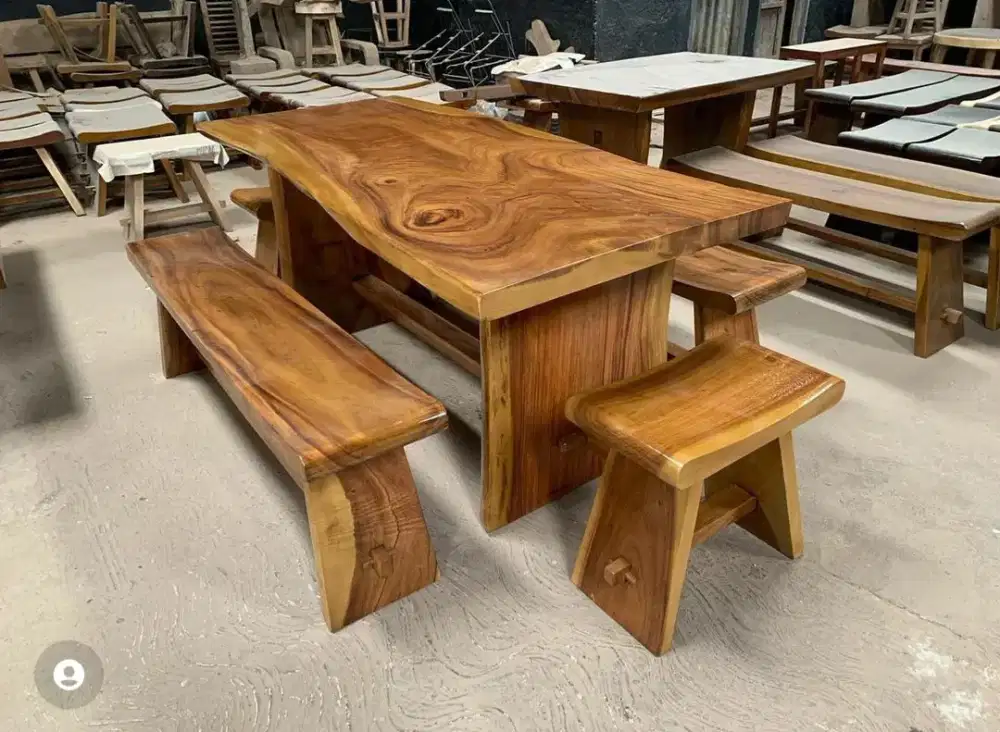 Meja makan sate kayu solid trembesi