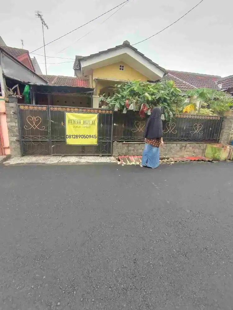 Dijual rumah di Dukuh zamrud mustika jaya Bekasi kota