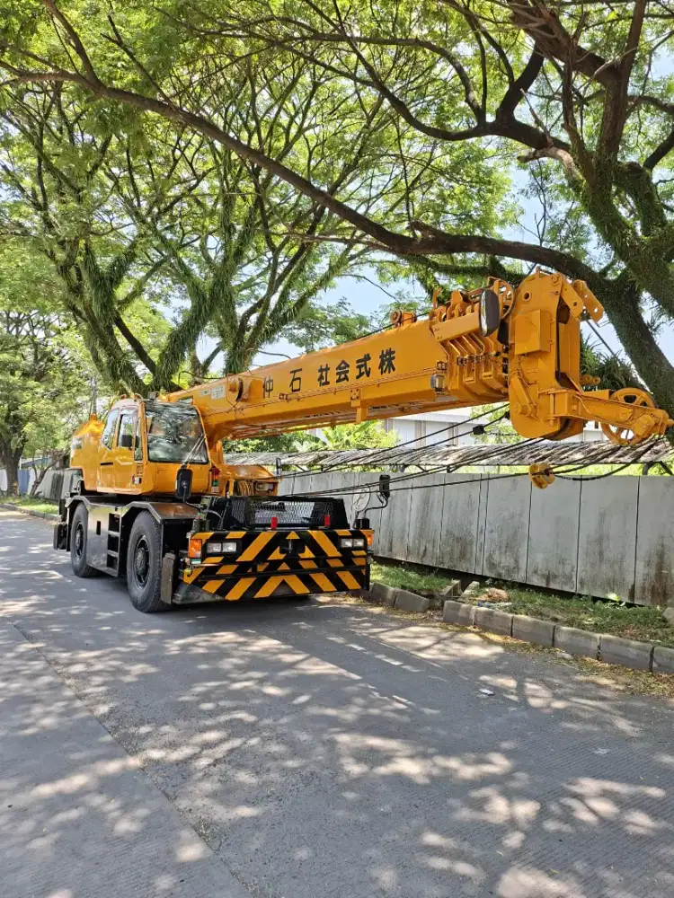 Roughter Crane Tadano 25 Ton
