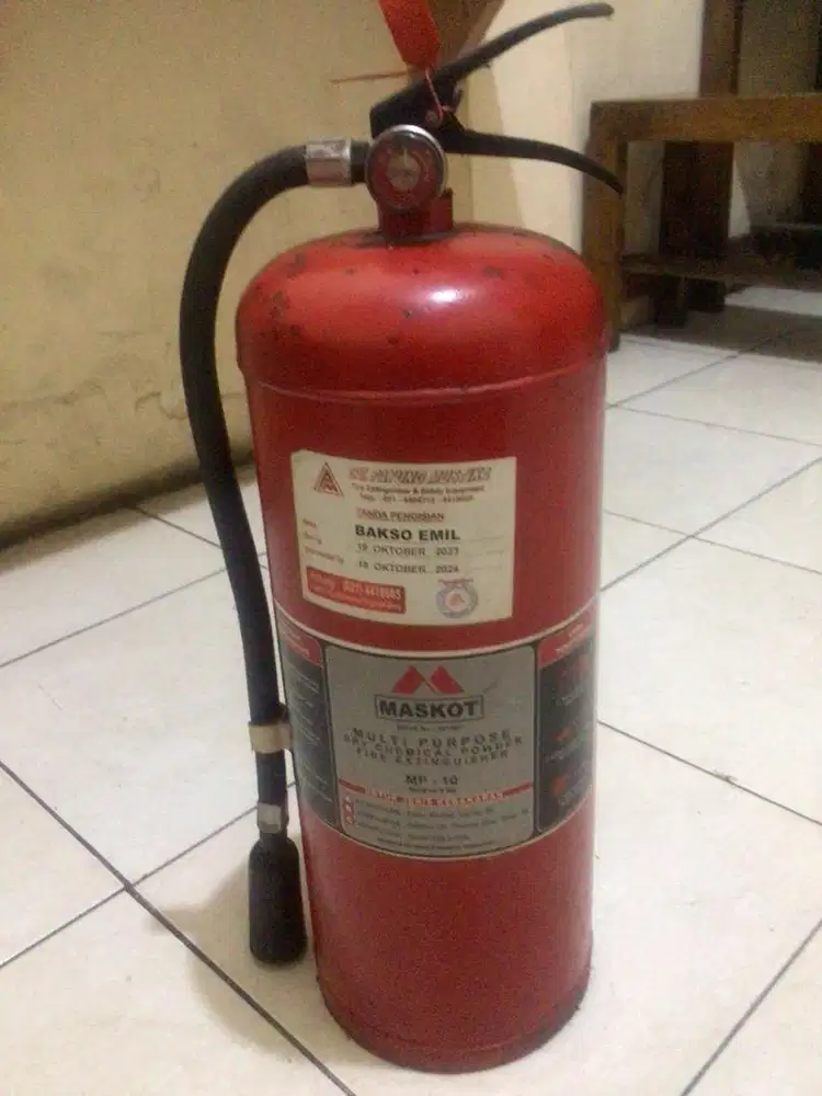 Apar tabung pemadam kebakaran 9 kg