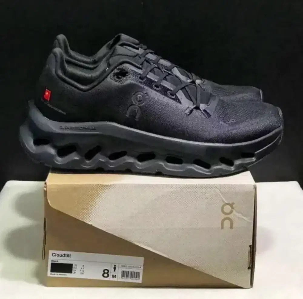 Sepatu On Cloudtilt