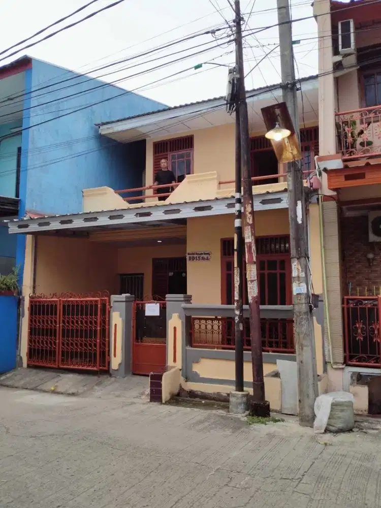 Disewakan Rumah 2 lantai di pekayon