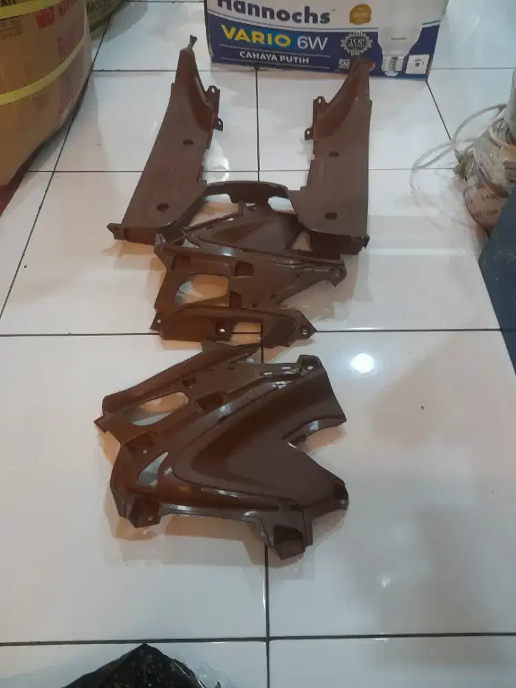 Jual karet bawah dan samping warna coklat untuk honda staylo original