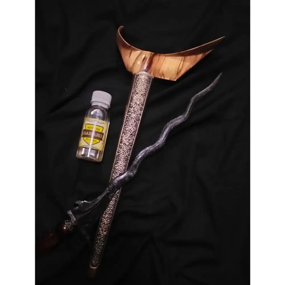 Keris Sepuh Luk 9 Panimbal Tangguh Madiun Asli Pusaka Jawa Kuno