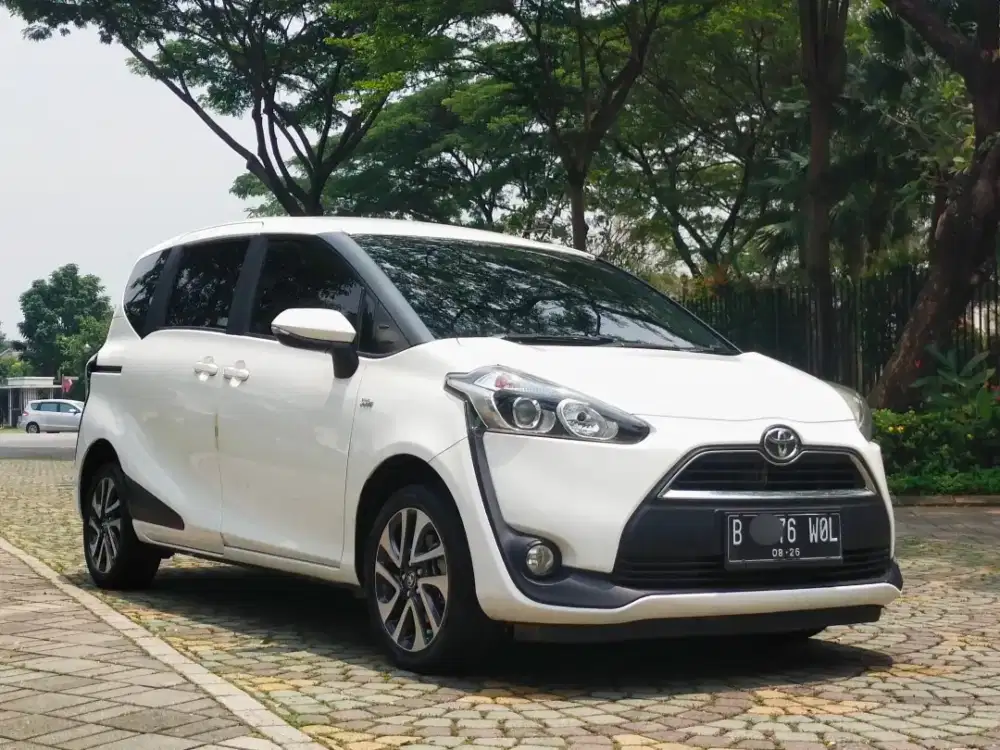 Sienta V CVT matic 2016 murah dp 20 juta nego irit