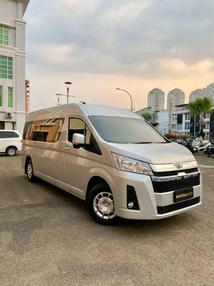 CASH KM 9rb Toyota Hiace Premio 2.8 Diesel MT 2025 10seat Like New