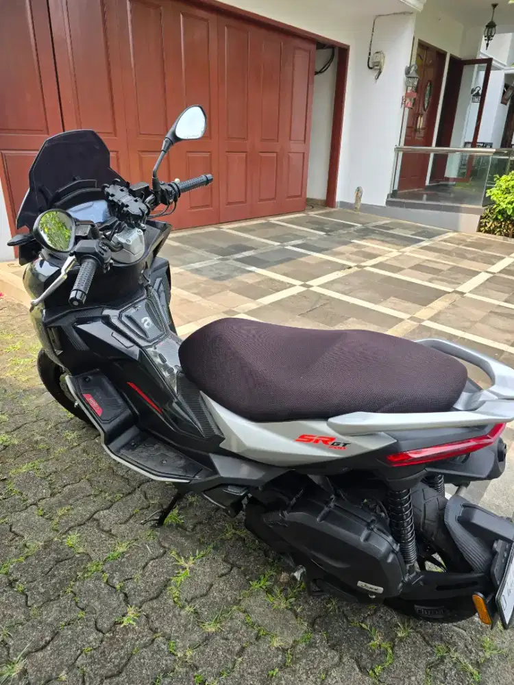Jual santai aprilia sr gt 200 warna hitam (rare)