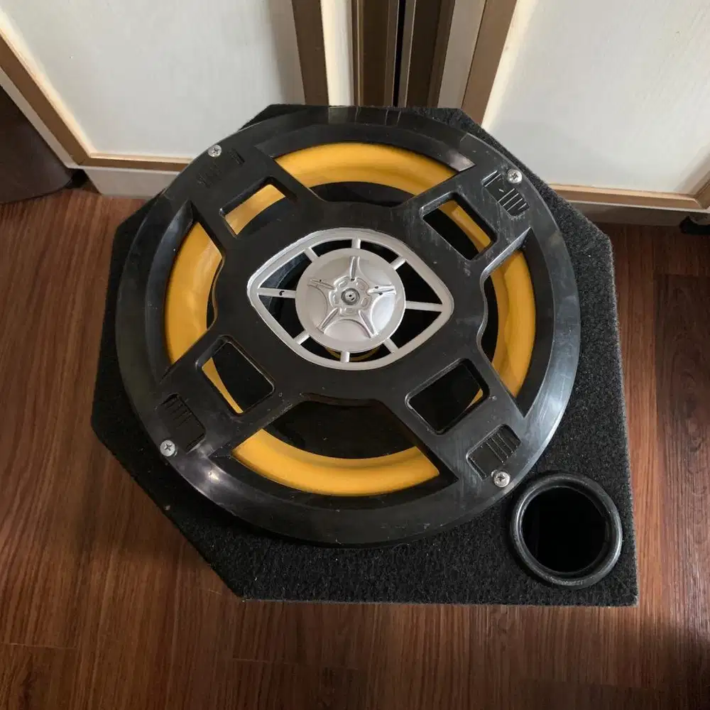 Subwoofer Audio Mobil – Suara Nendang! | Kondisi Bagus