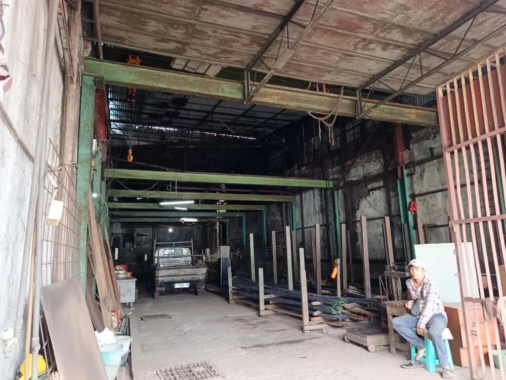 Disewakan Gudang ex Toko Besi Baut Di Bukit Duri Tebet