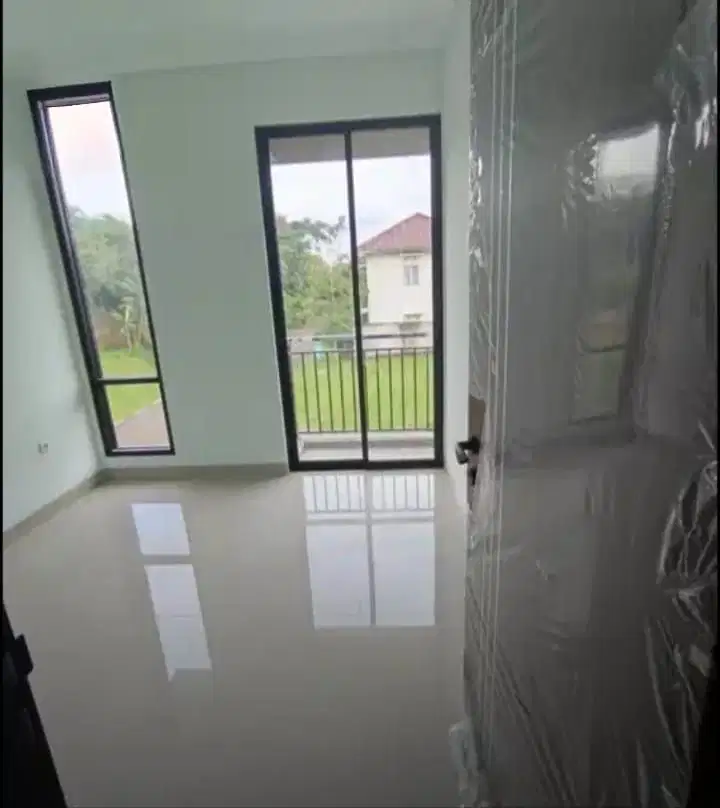 Dijual Rumah Cantik Di Kota Wisata Cibubur Brand New 2 lantai siap huni
