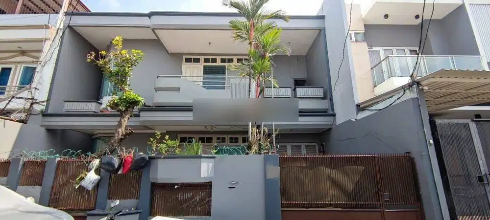 Dijual Cepat Rumah Cantik 2 Lt di Sunrise Garden Jakarta Barat